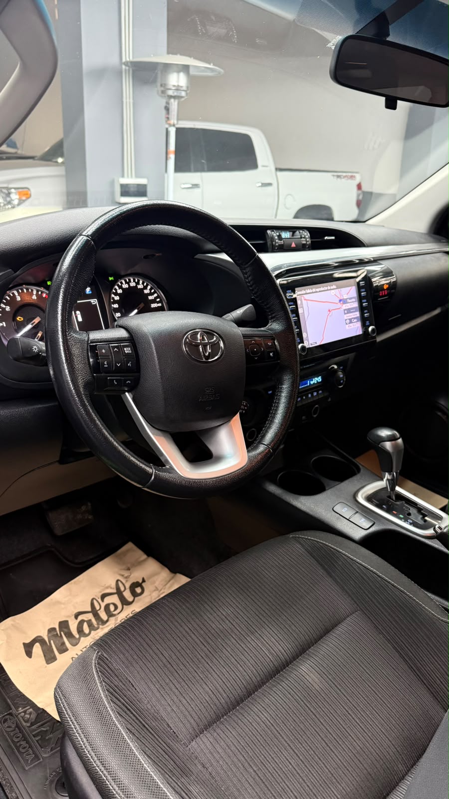 TOYOTA - HILUX  SRV    4X2  - AUTOMÁTICA - 2022